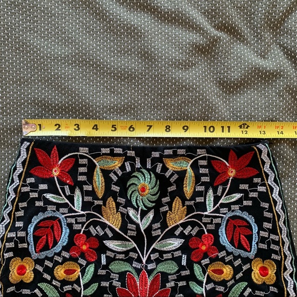 Floral Embroidered Skirt - Picture 5 of 6